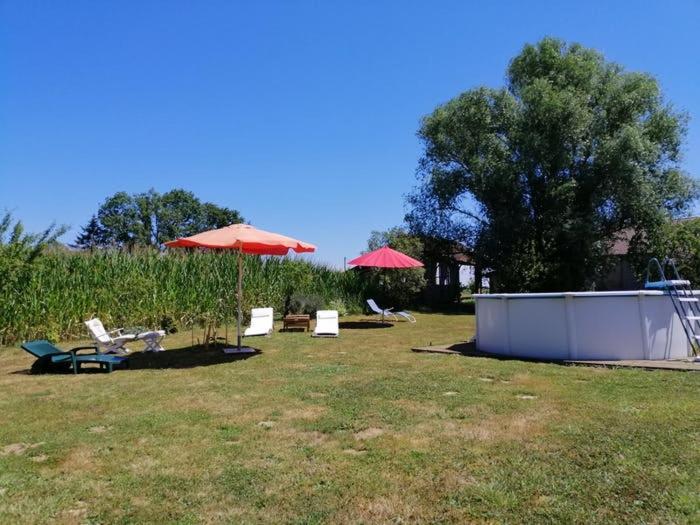 Bed and Breakfast La Grange à outeaux à Montpont-en-Bresse Extérieur photo